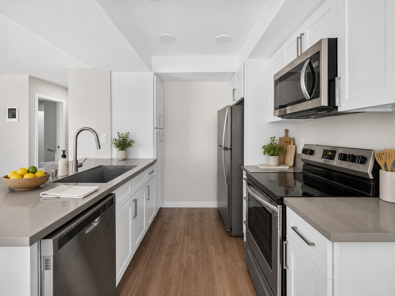 425 Coronado Ave - Photo 3 of 11