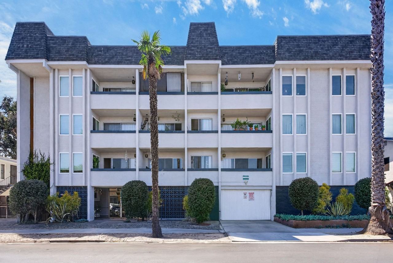 425 Coronado Ave - Photo 5 of 11
