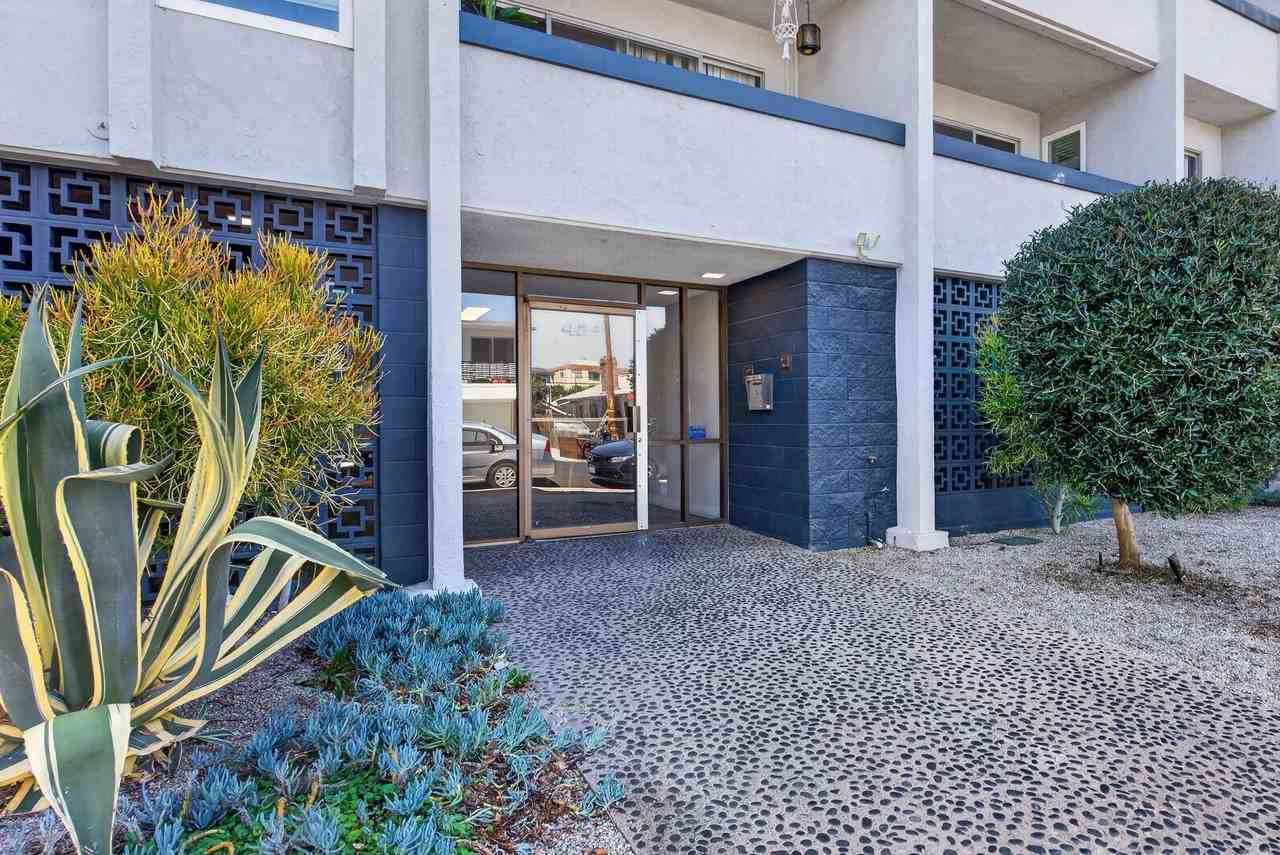 425 Coronado Ave - Photo 7 of 11