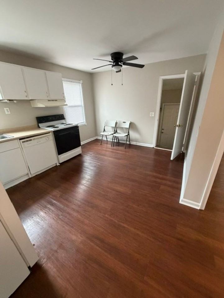 167 Brockwell Ave - Photo 7 of 23
