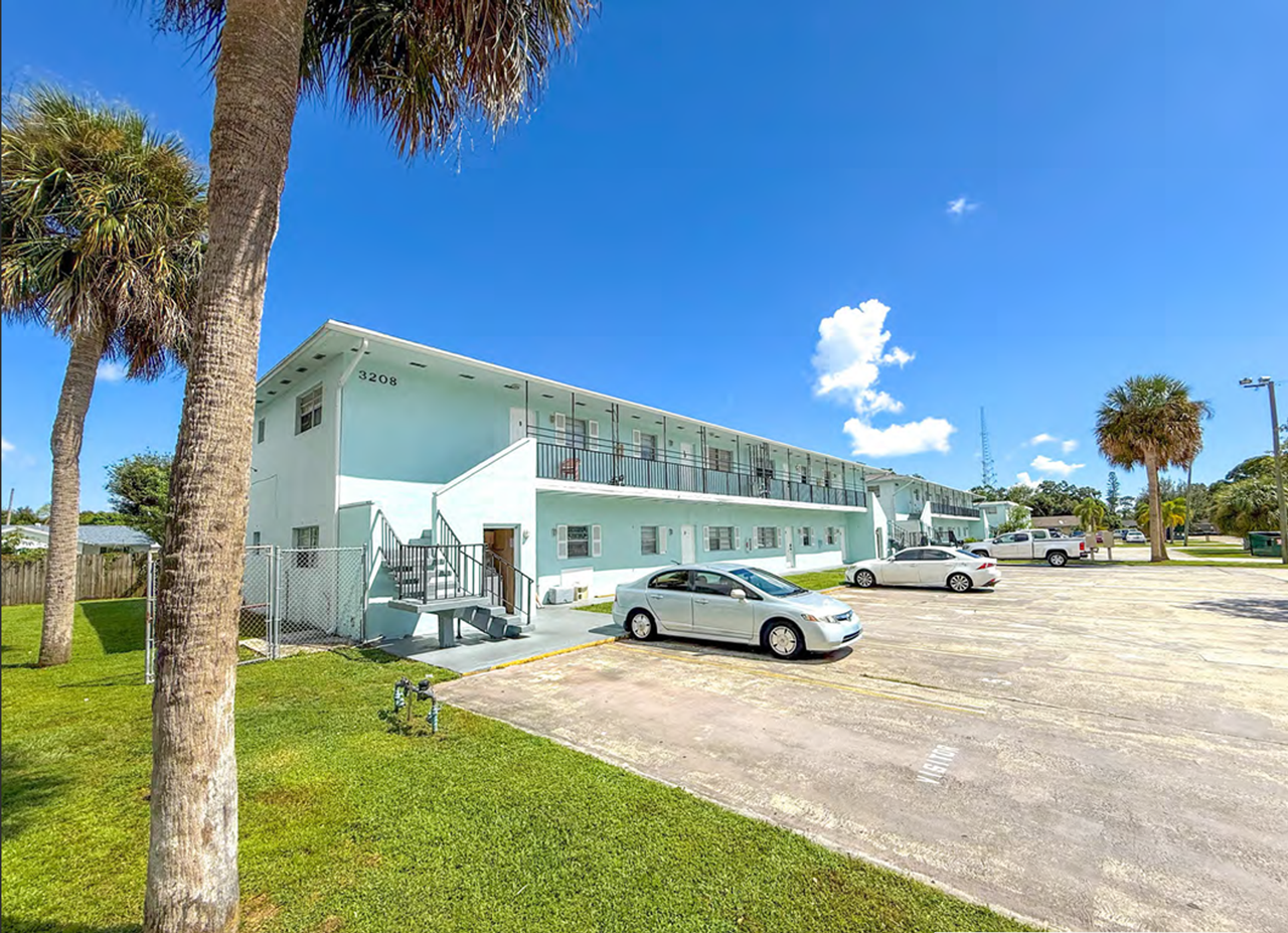 Louisiana Apartments - Photo 3 of 9
