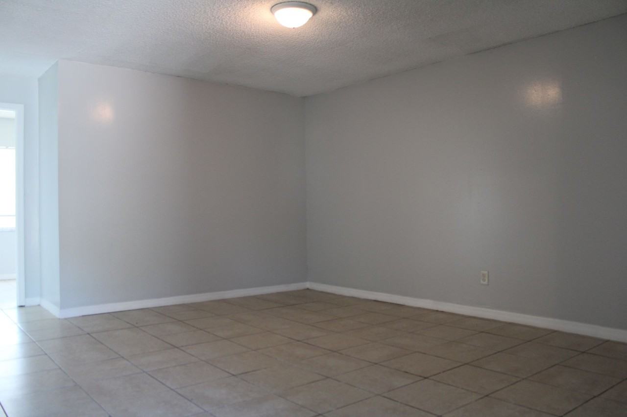 Louisiana Apartments - Photo 7 of 9