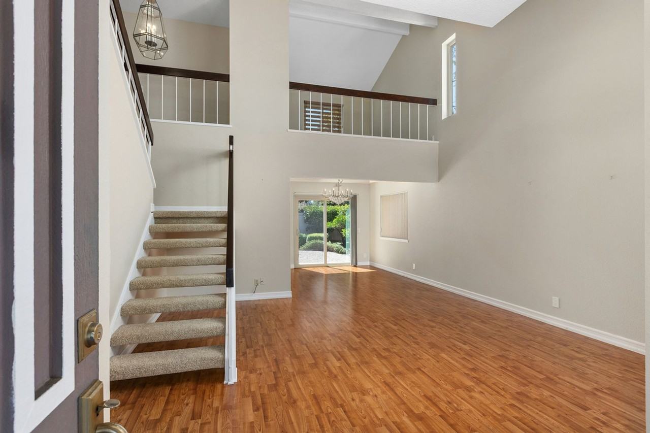 1925 Circle Park Ln - Photo 3 of 29