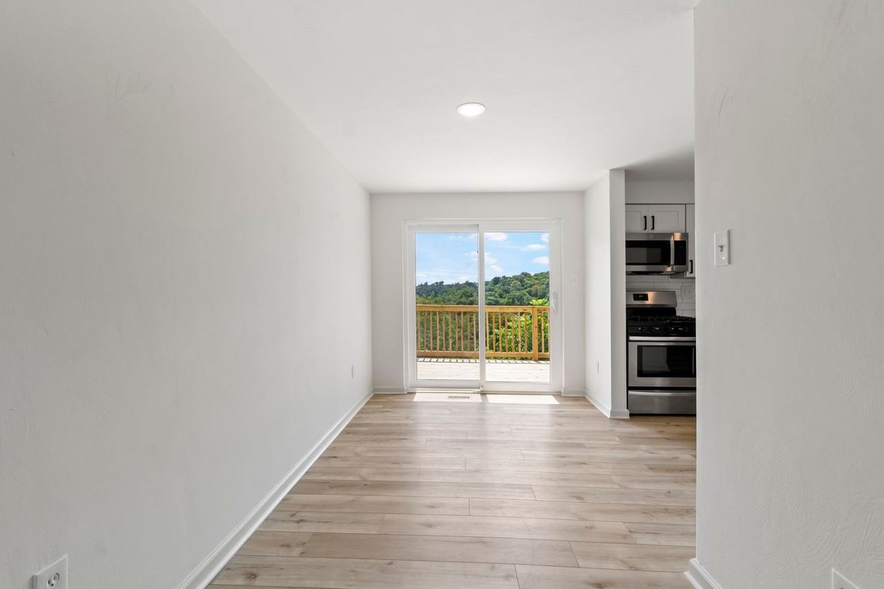 2055 Luehm Ave - Photo 5 of 30