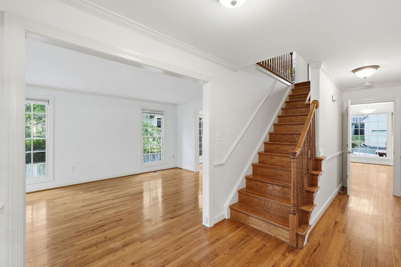 2904 4th St N - Photo 5 of 46
