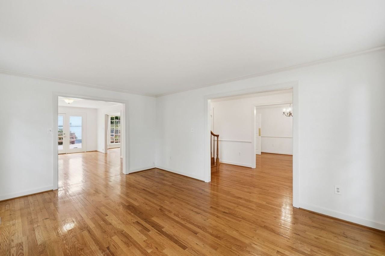 2904 4th St N - Photo 6 of 46