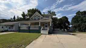 810 E Division St - Photo 1 of 1
