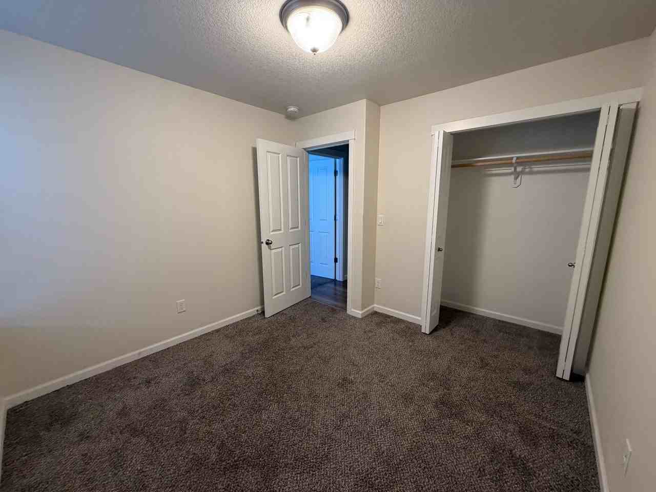 1450 Se Gooseberry St - Photo 7 of 12