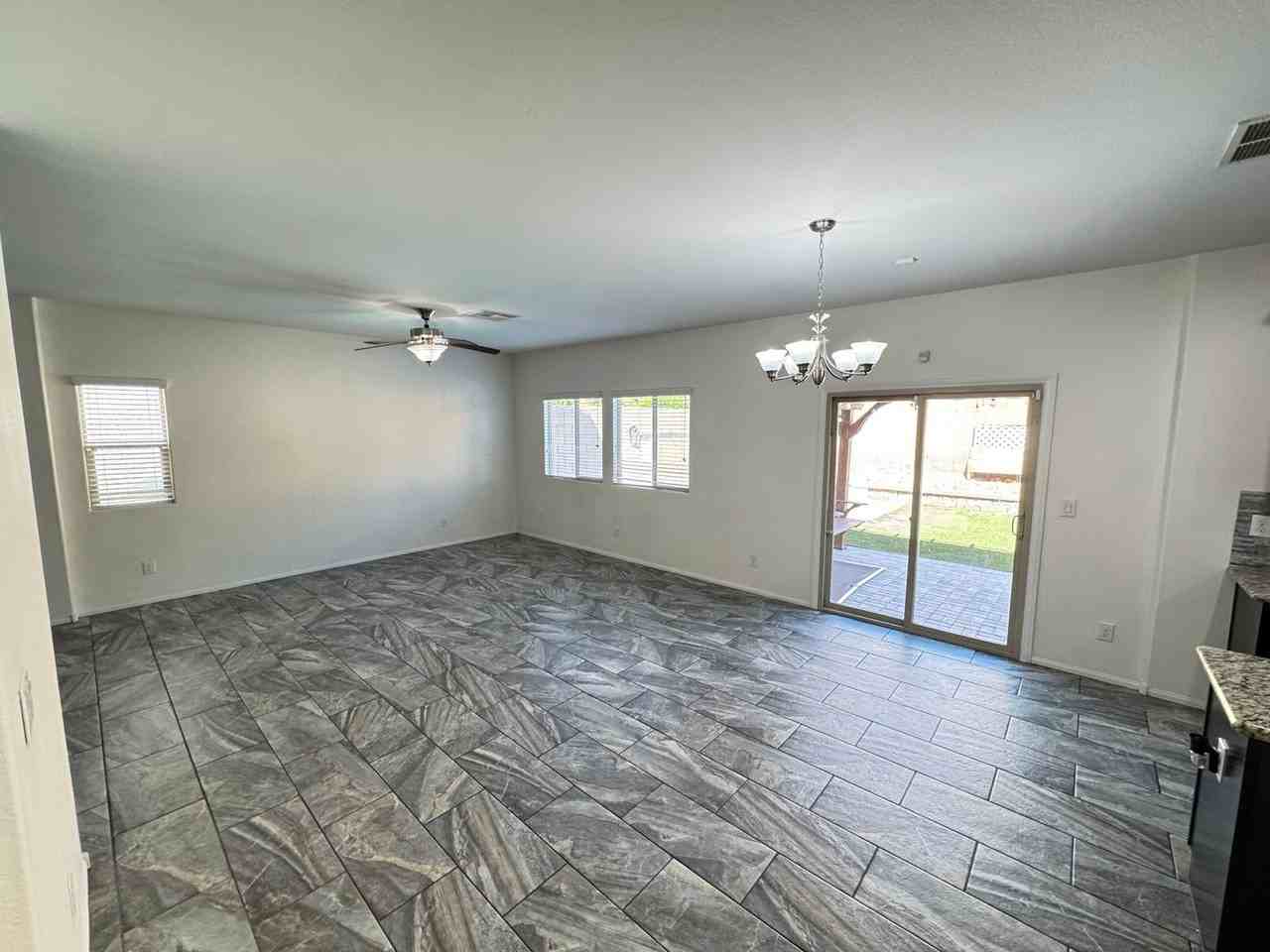 8123 Mosaic Sunrise Ln - Photo 3 of 27