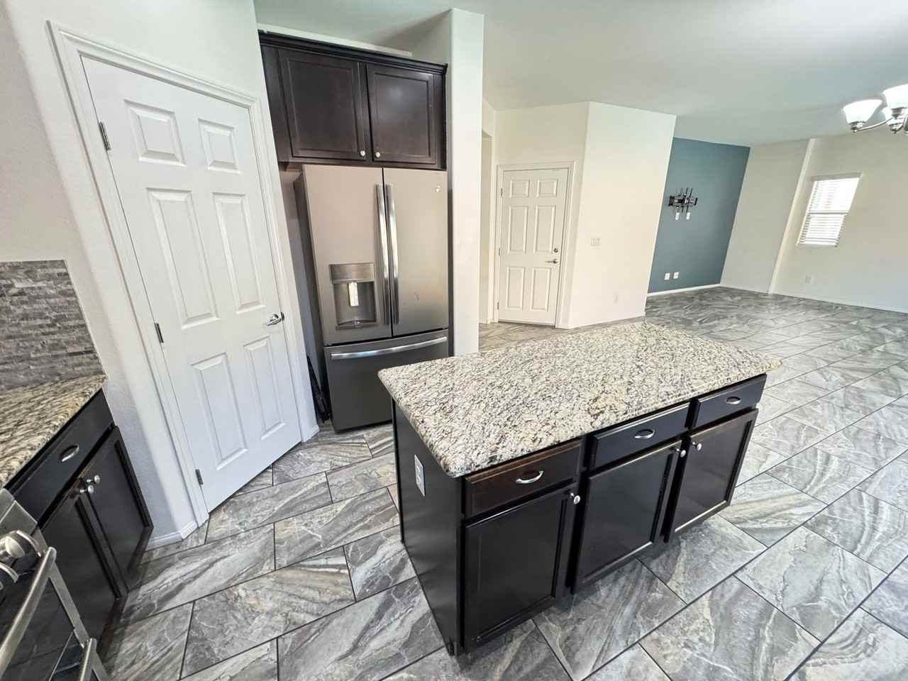 8123 Mosaic Sunrise Ln - Photo 6 of 27