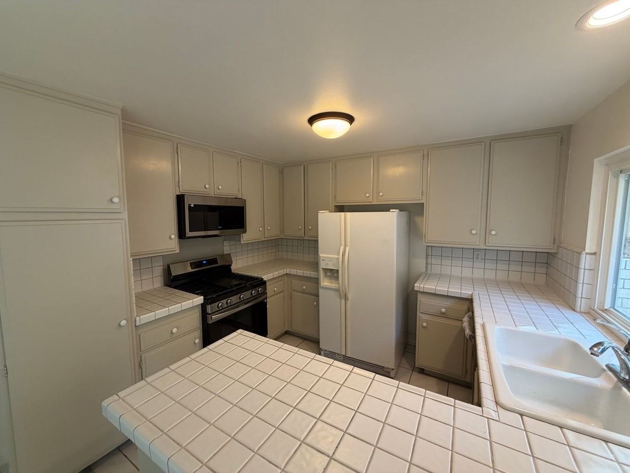 7254 Pomelo Dr - Photo 7 of 15