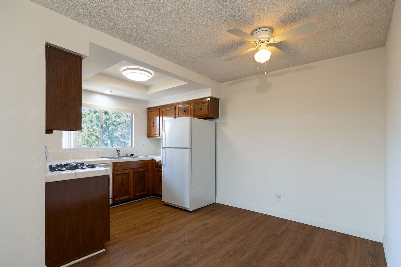 4903 Dunes St - Photo 3 of 25