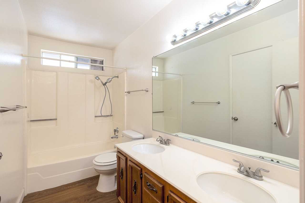 4903 Dunes St - Photo 5 of 25