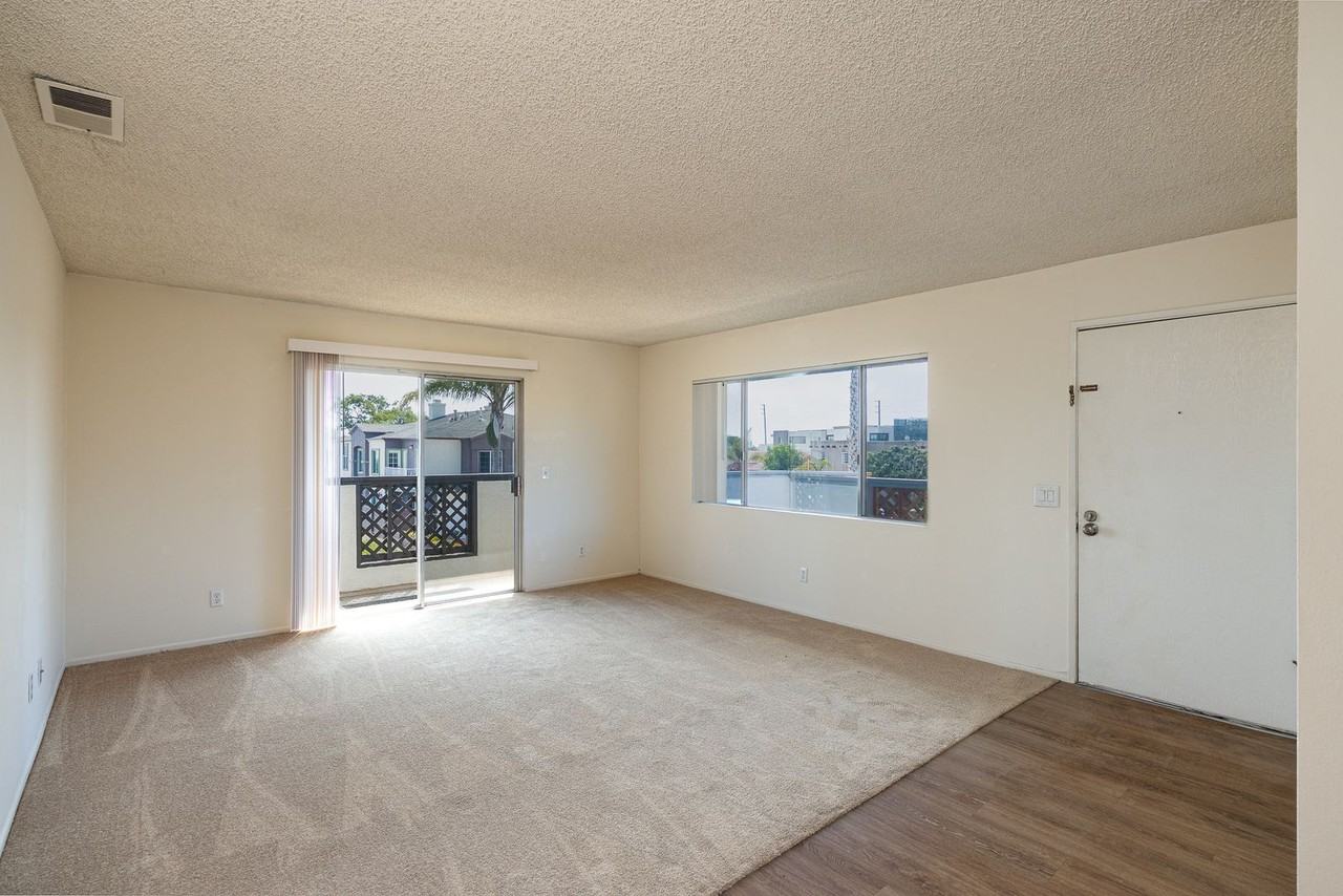 4903 Dunes St - Photo 7 of 25