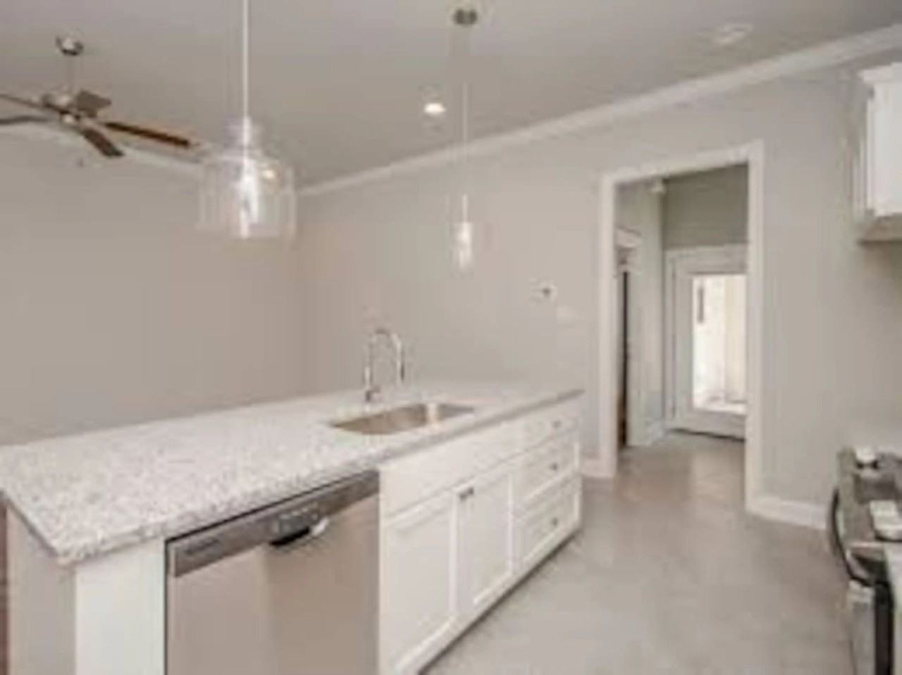 1427 Pelican Club Dr - Photo 2 of 16