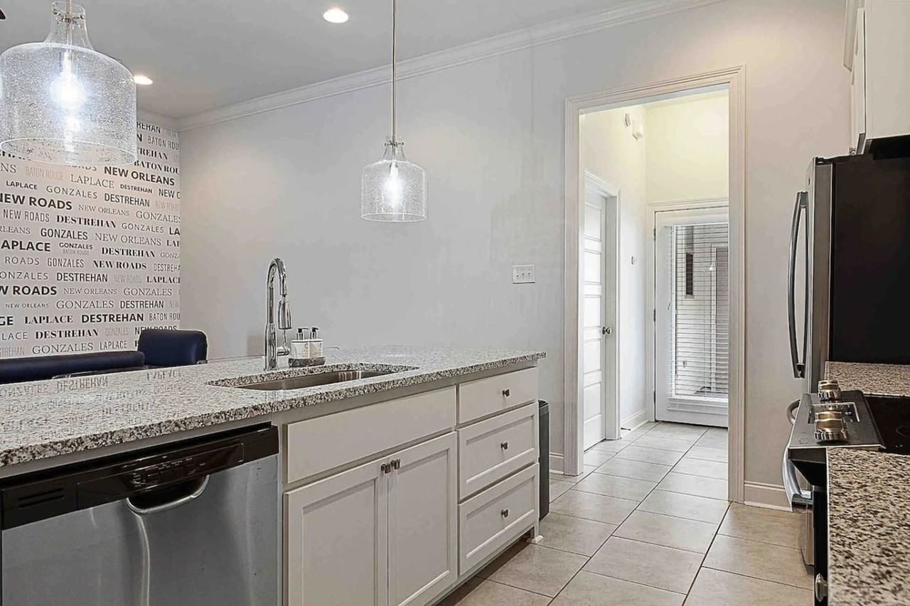 1427 Pelican Club Dr - Photo 4 of 16