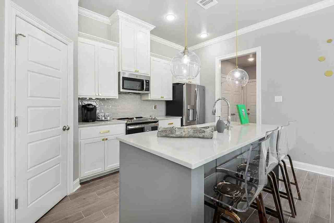 8116 Village Lake Ave - Photo 2 of 16