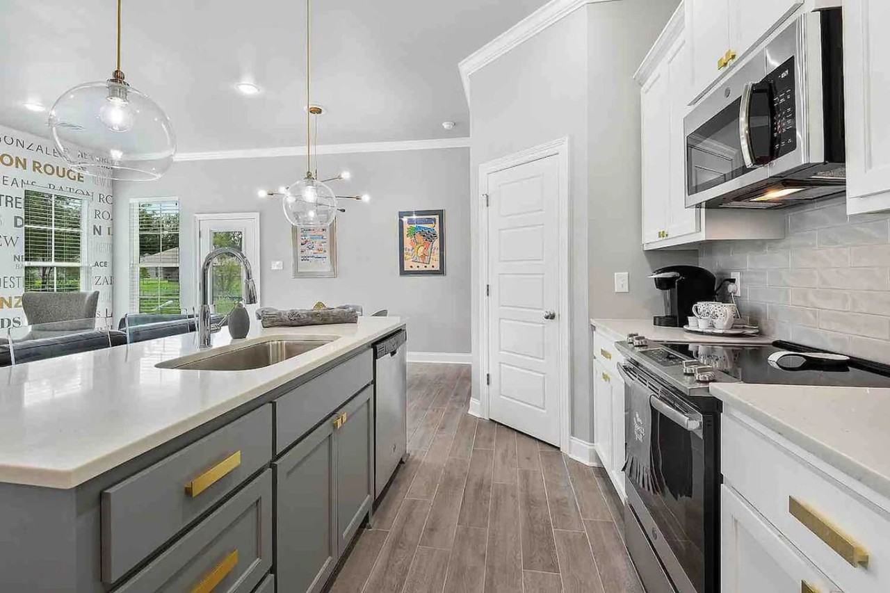 8116 Village Lake Ave - Photo 3 of 16