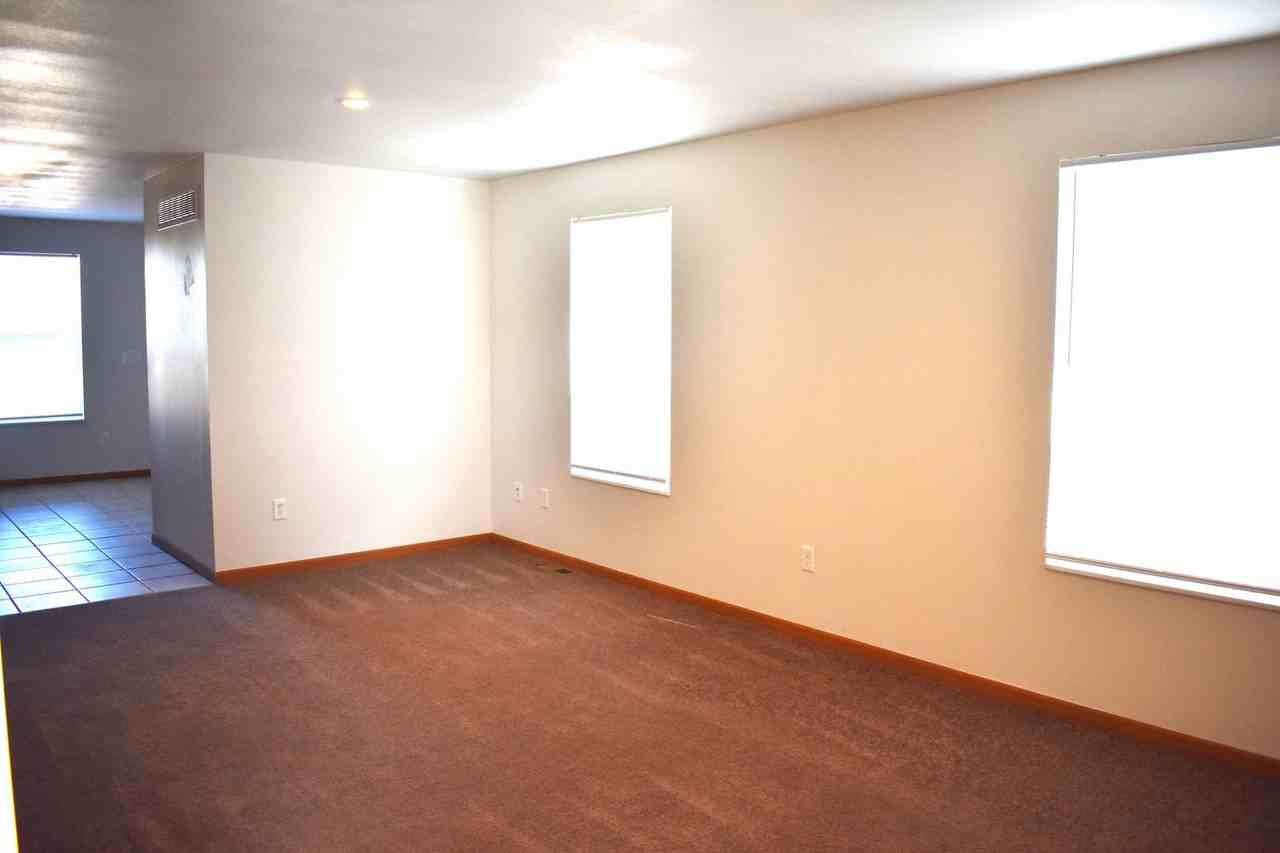 11789 Ridgeway Dr - Photo 7 of 20