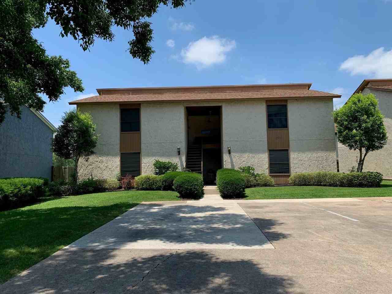 1505 Oakdale Cir #D - Photo 2 of 11
