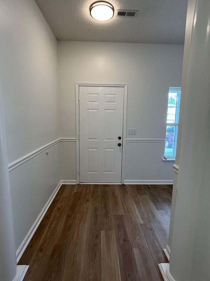 1408 Barouche Ct - Photo 3 of 32