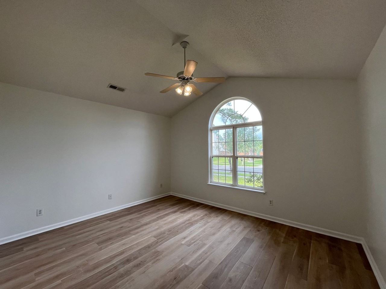 1408 Barouche Ct - Photo 6 of 32