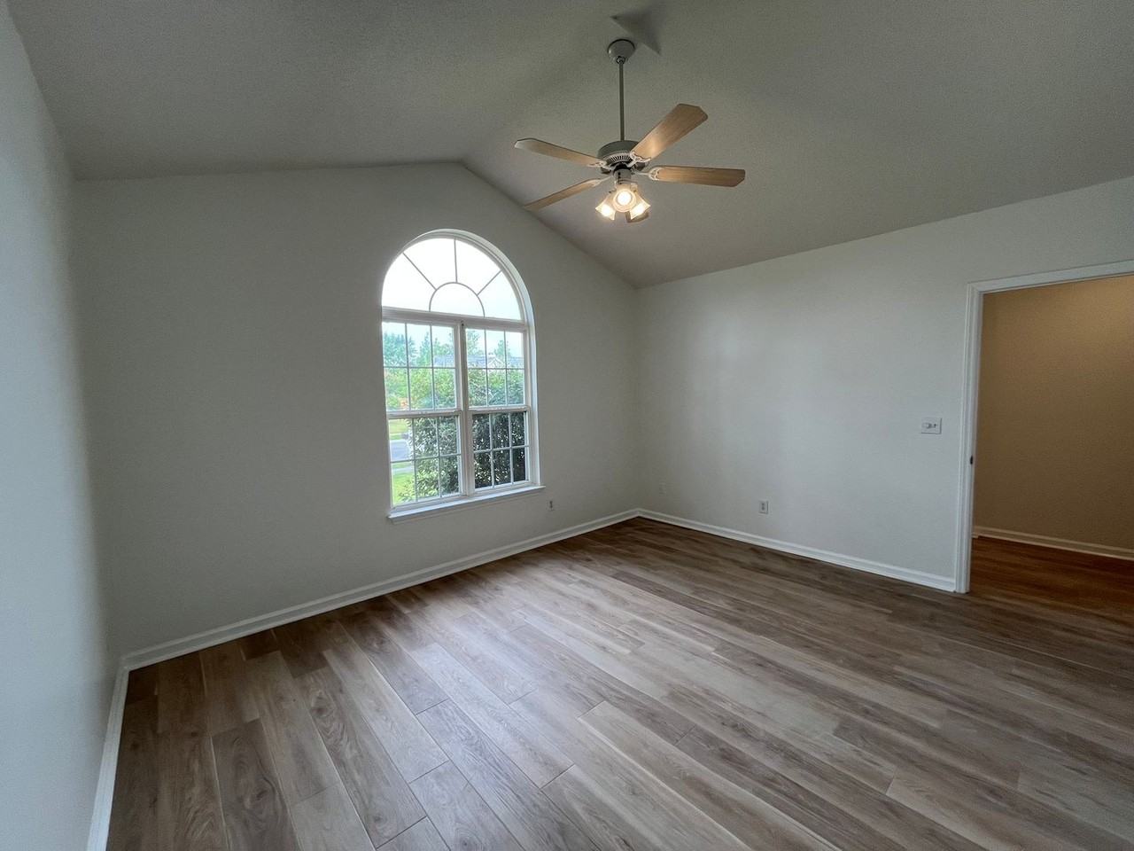 1408 Barouche Ct - Photo 7 of 32