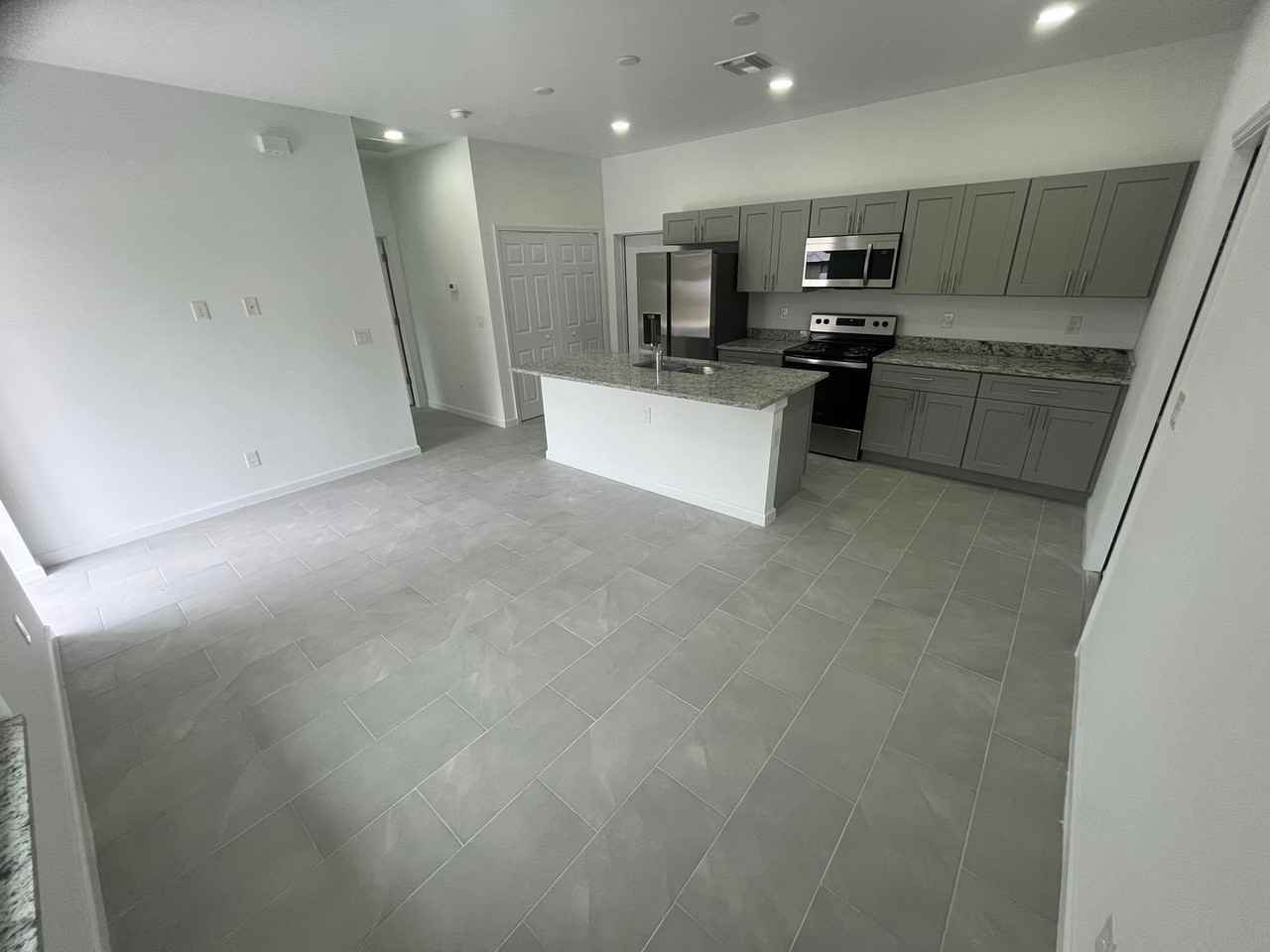 520 Parker Ave S - Photo 3 of 12