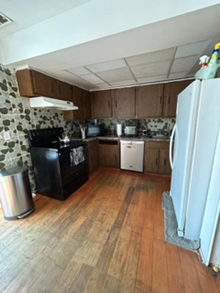 10125 Campus Way S - Photo 6 of 43