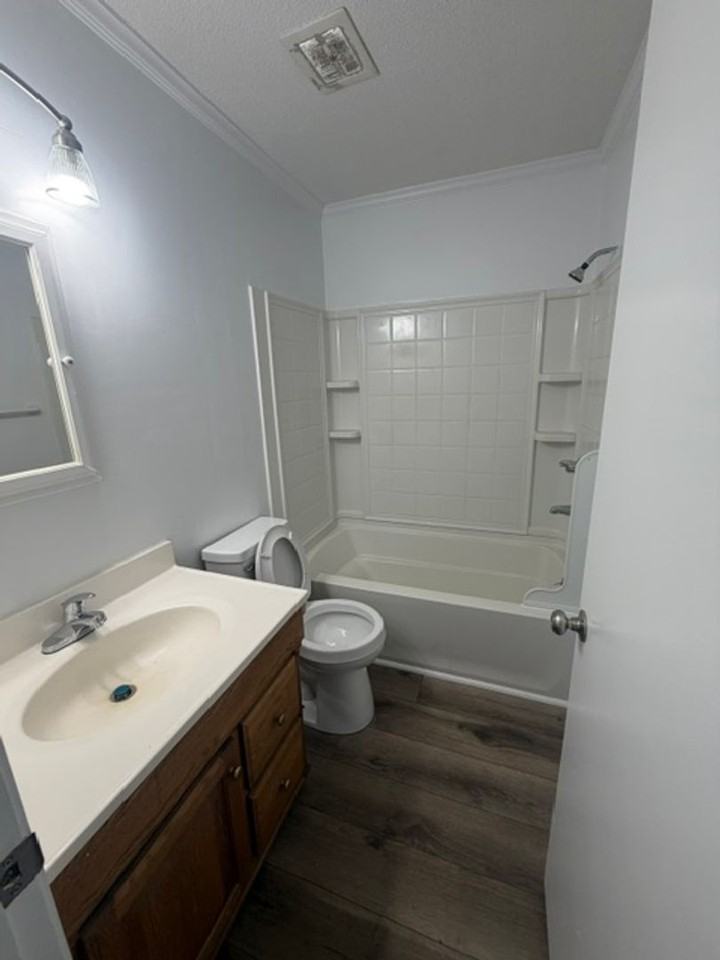 2146 Crescent Dr - Photo 5 of 9