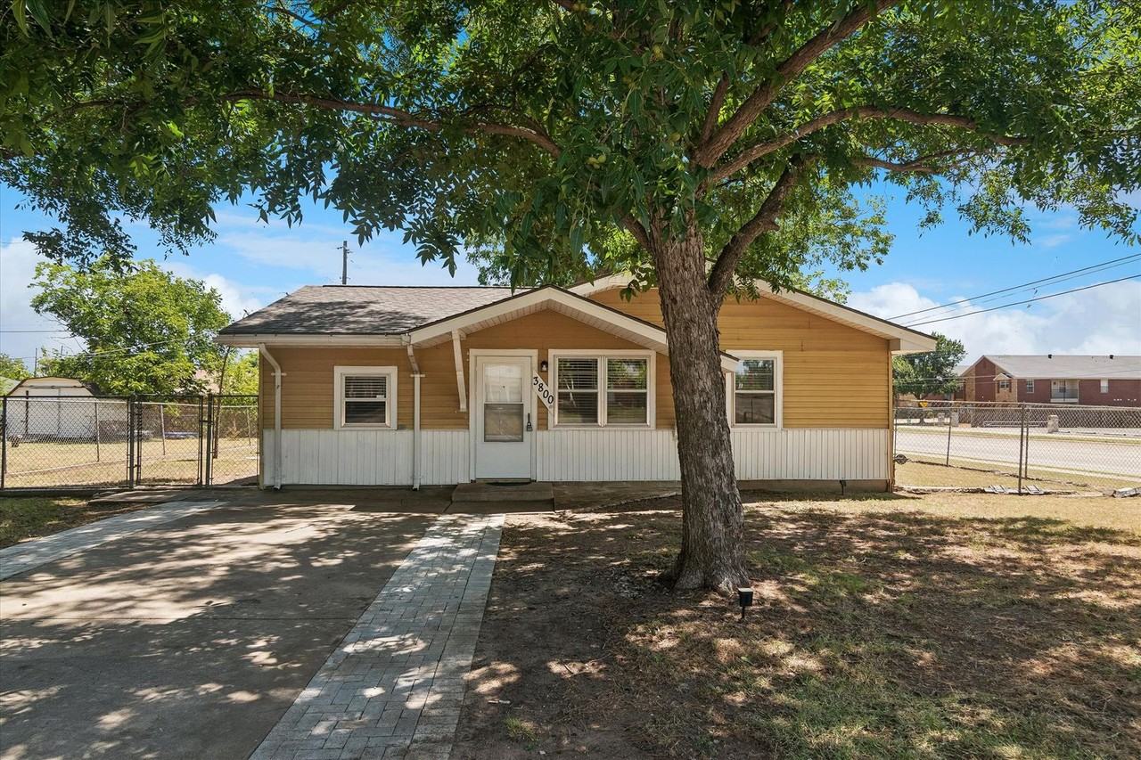 3800 Atlas Dr - Photo 2 of 16