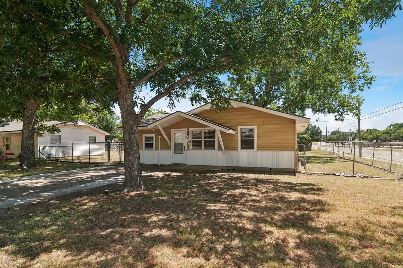 3800 Atlas Dr - Photo 3 of 16