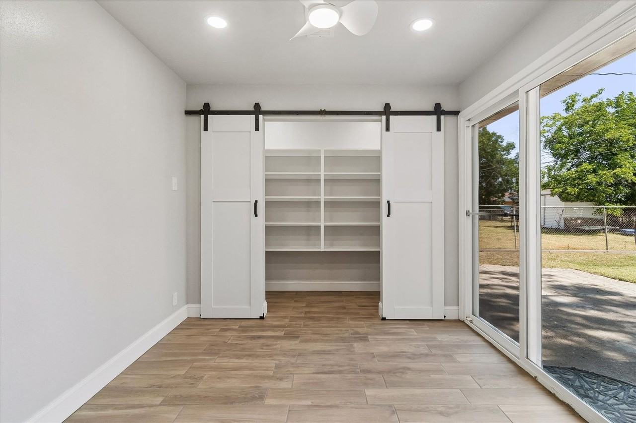 3800 Atlas Dr - Photo 6 of 16