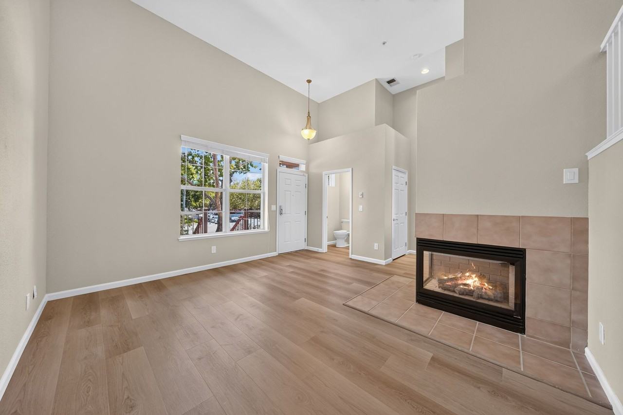385 Race St - Photo 5 of 20