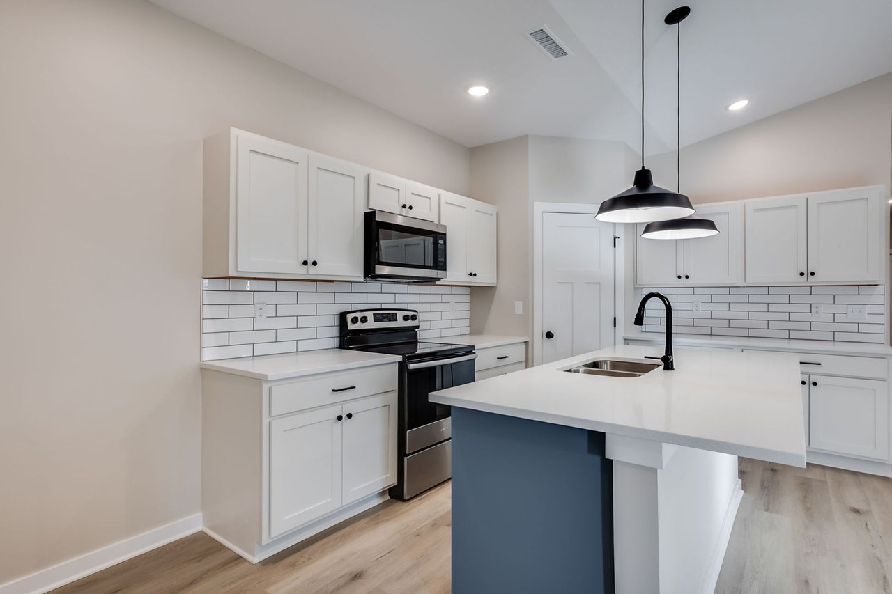 3653 N Sagebrush St - Photo 4 of 17