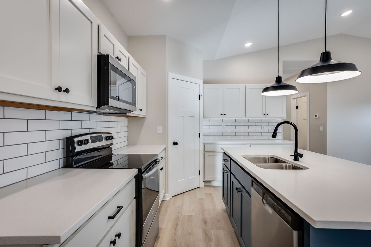 3653 N Sagebrush St - Photo 5 of 17