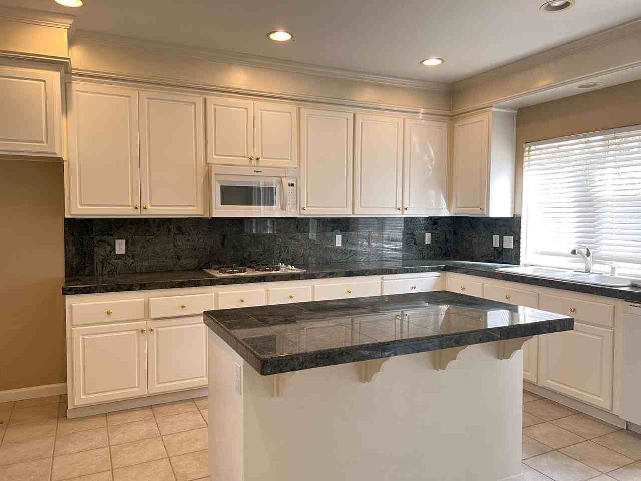 9307 Swan Lake Dr - Photo 3 of 10