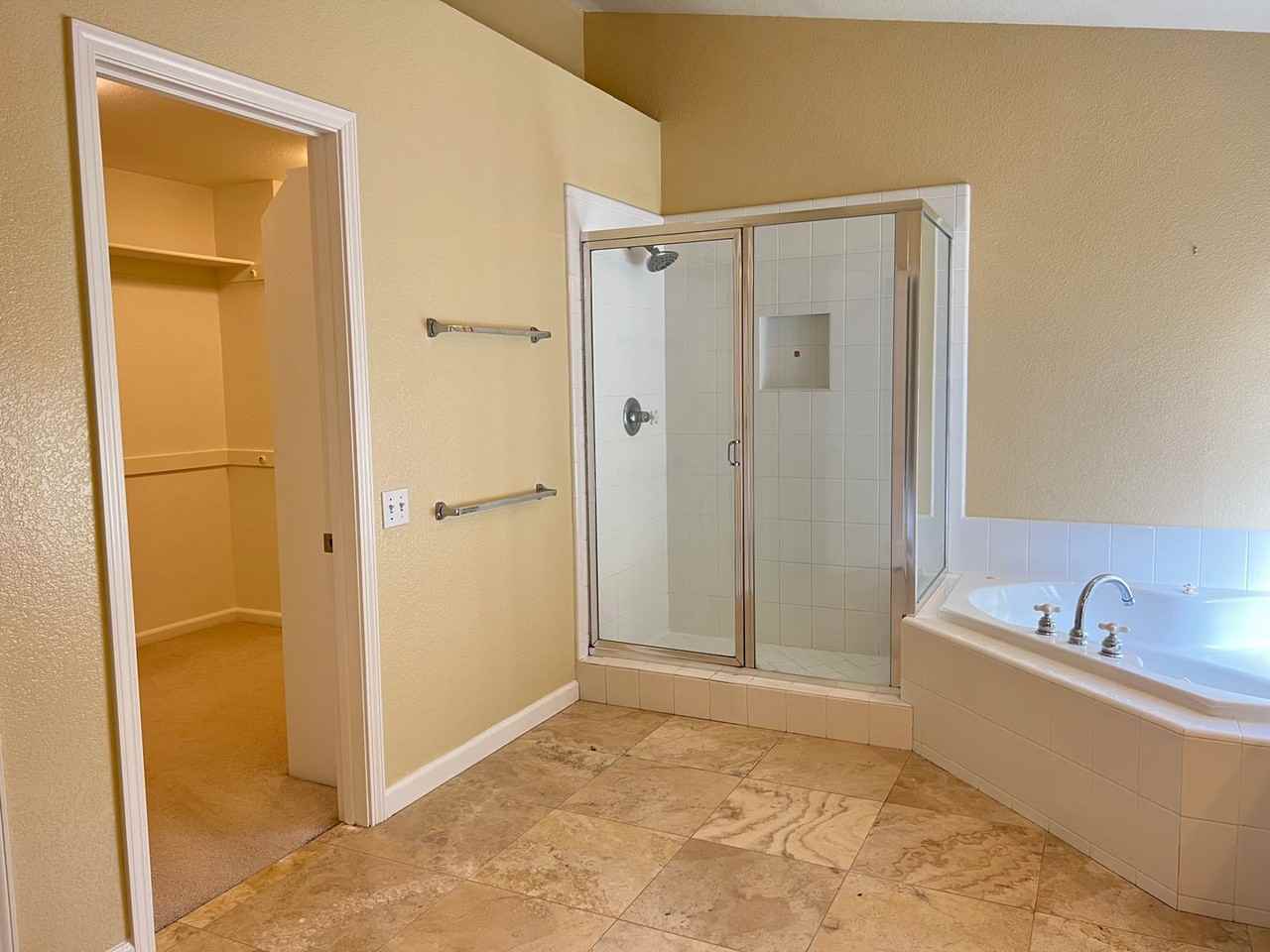 9307 Swan Lake Dr - Photo 4 of 10