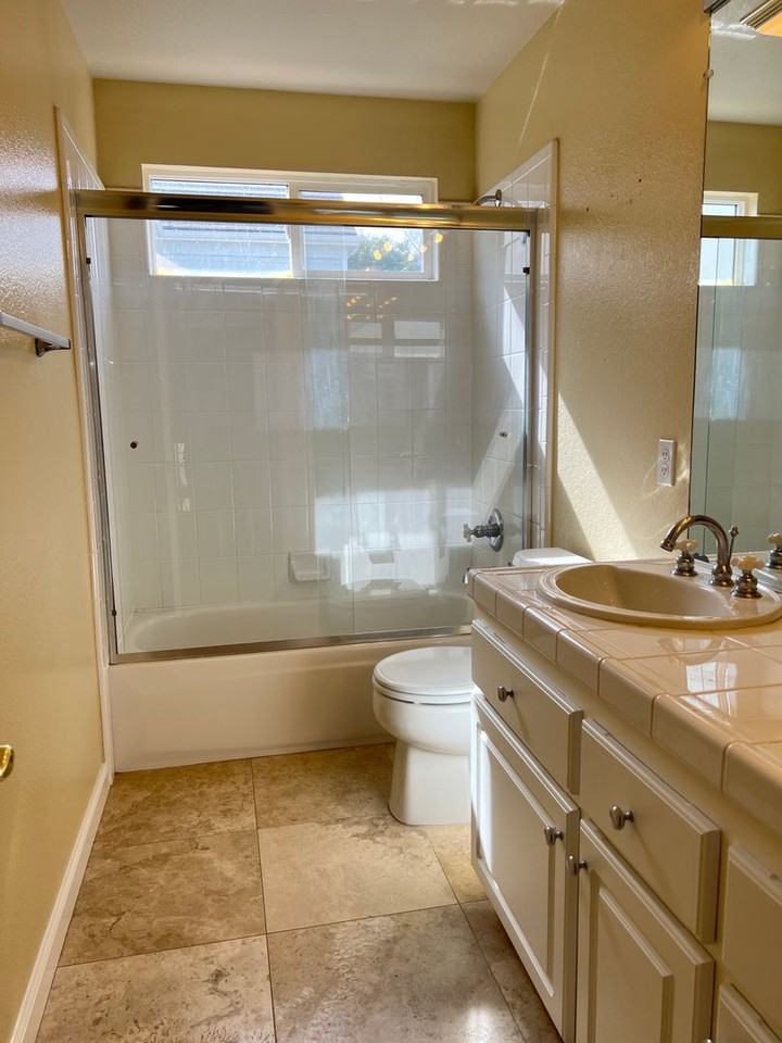 9307 Swan Lake Dr - Photo 6 of 10