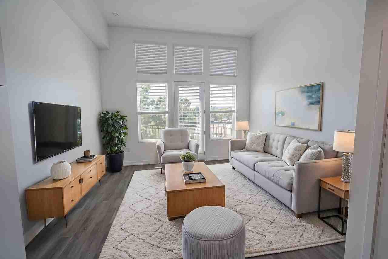Monticello Apartments in Valencia! - Photo 2 of 18