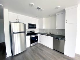 Monticello Apartments in Valencia! - Photo 1 of 1