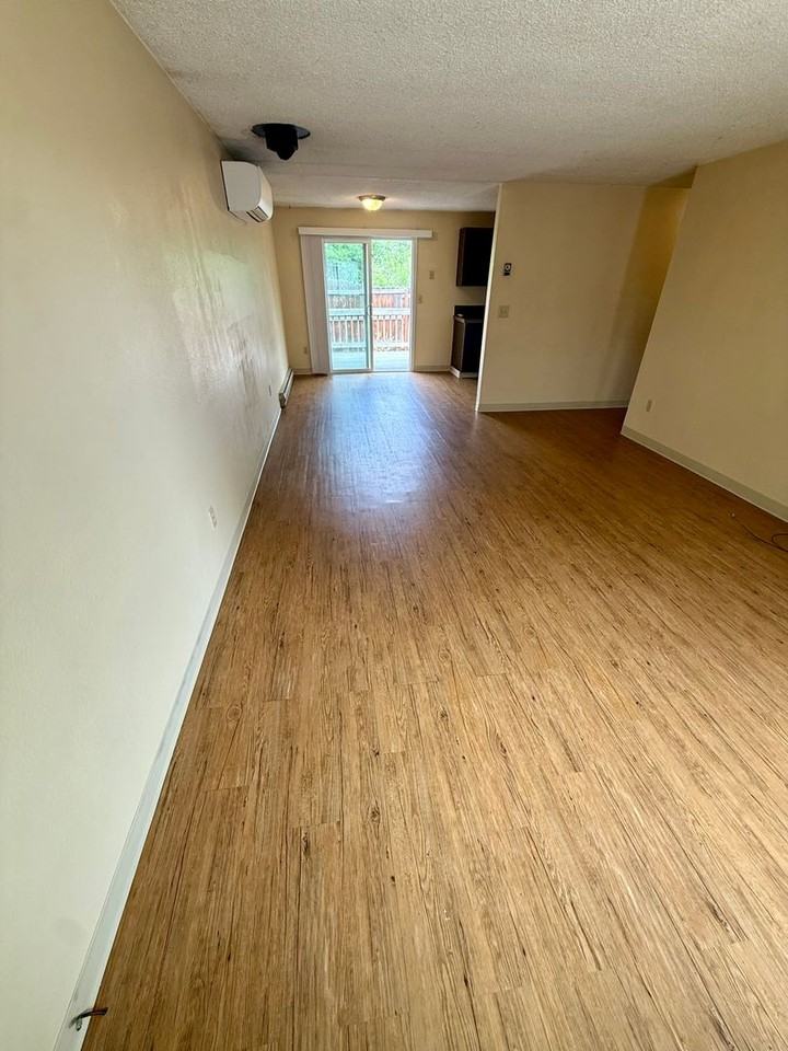 919 California Ave - Photo 4 of 11