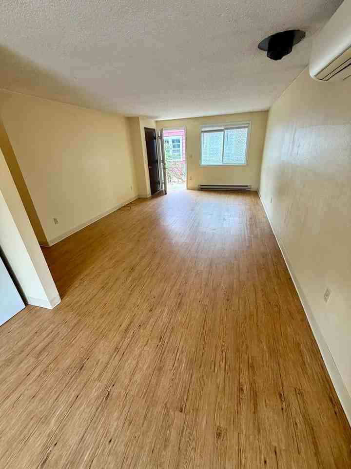 919 California Ave - Photo 5 of 11
