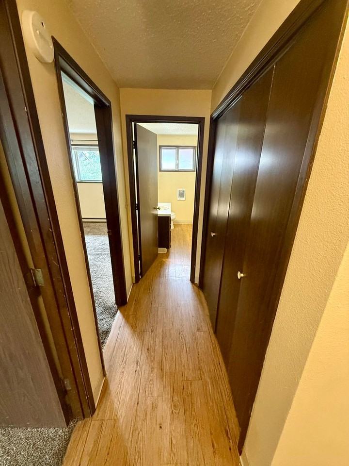 919 California Ave - Photo 7 of 11