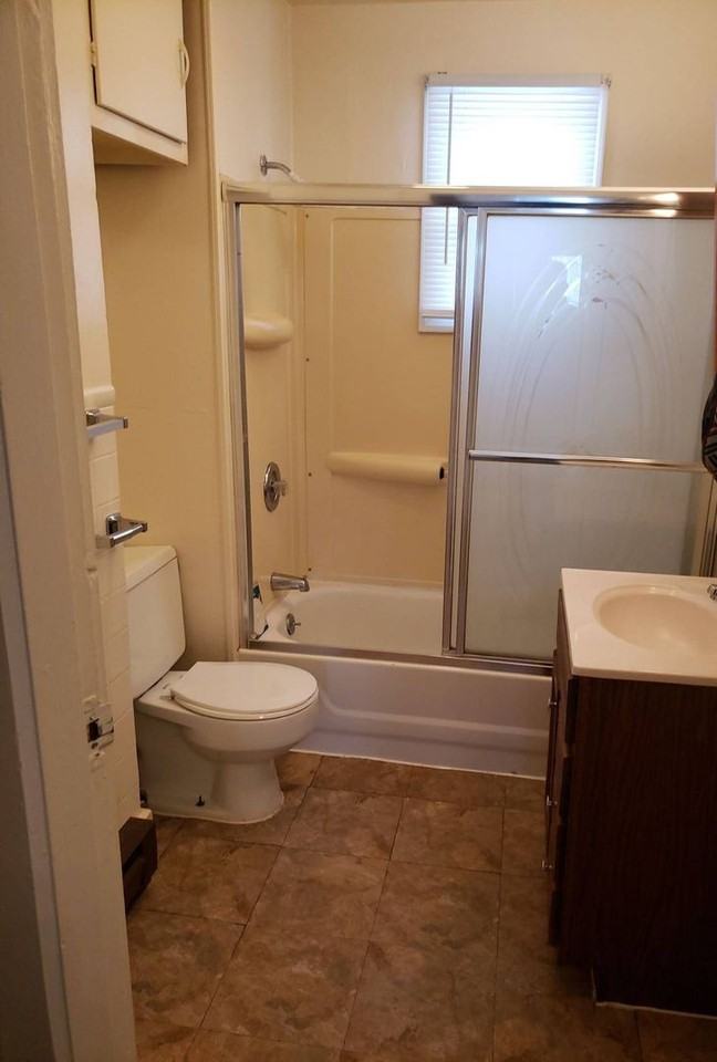 628 1/2 3rd St - Photo 6 of 8