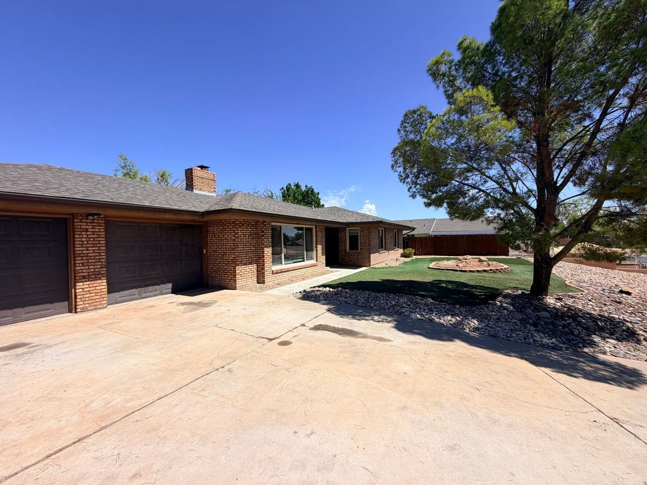 1035 Red Bud Cir - Photo 2 of 23