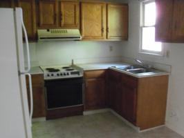 424 N Linwood Ave - Photo 2 of 6