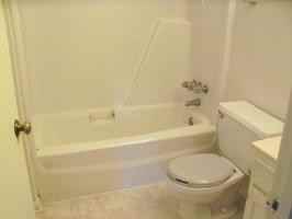 424 N Linwood Ave - Photo 4 of 6
