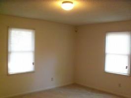 424 N Linwood Ave - Photo 6 of 6