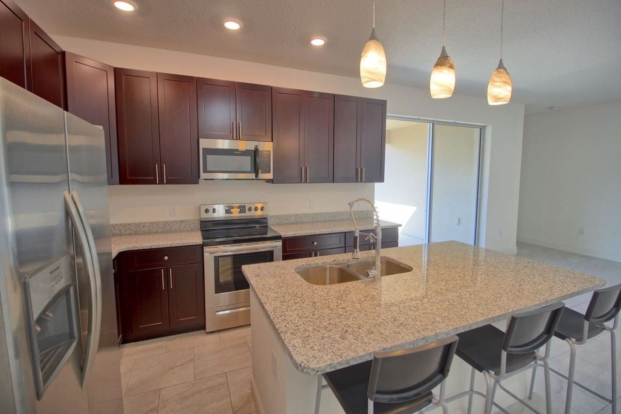 5054 Marina Dr - Photo 5 of 22